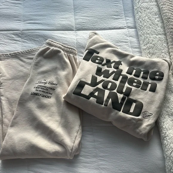 Lonely Ghost ‘Text Me When You Land’ Exclusive Set - Picture 2 of 8